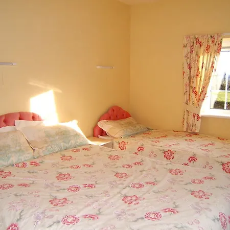 Findus House, Farmhouse Bed & Breakfast Macroom